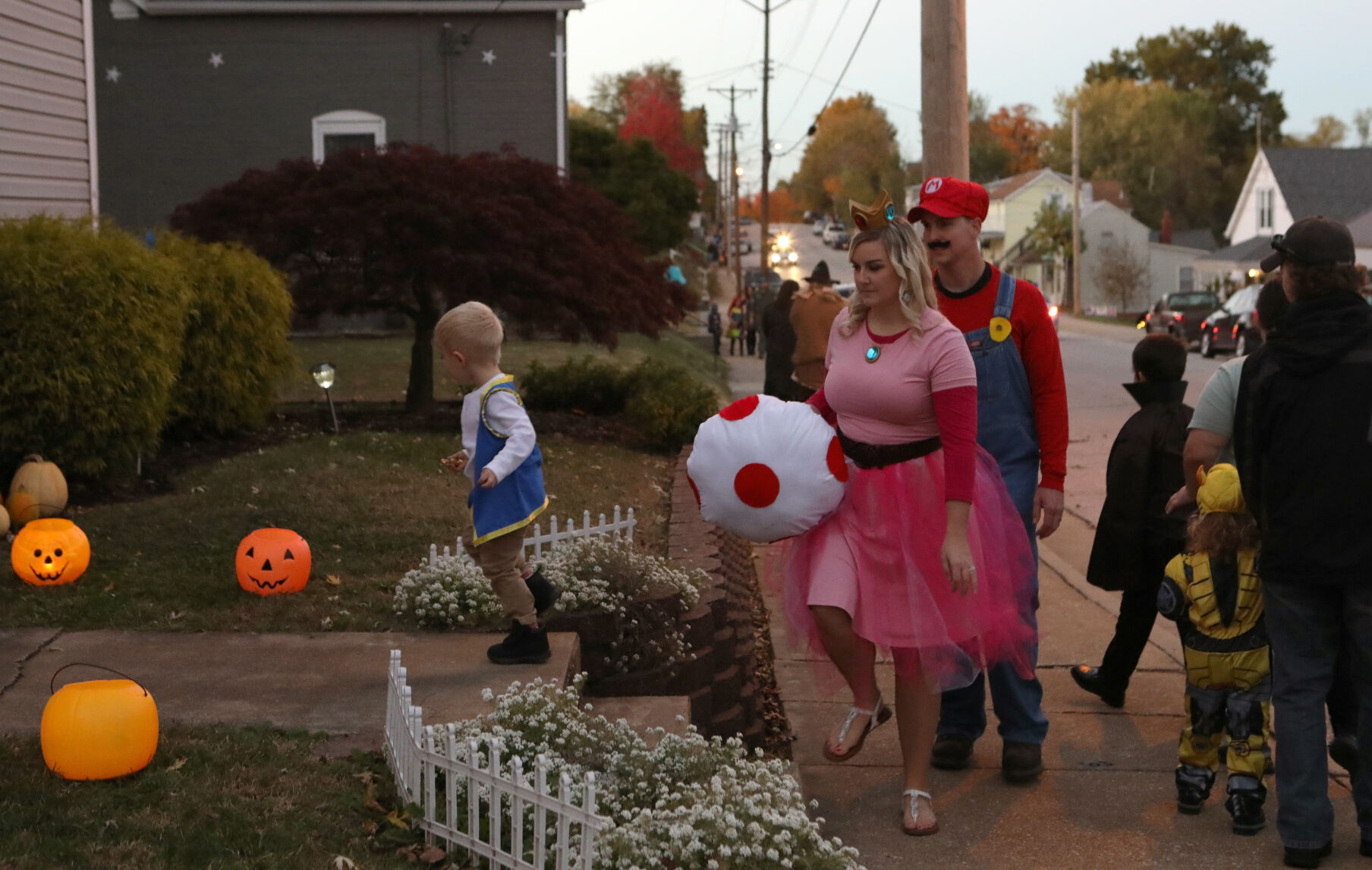Stinson, Laura and Dan Gruen trick or treat